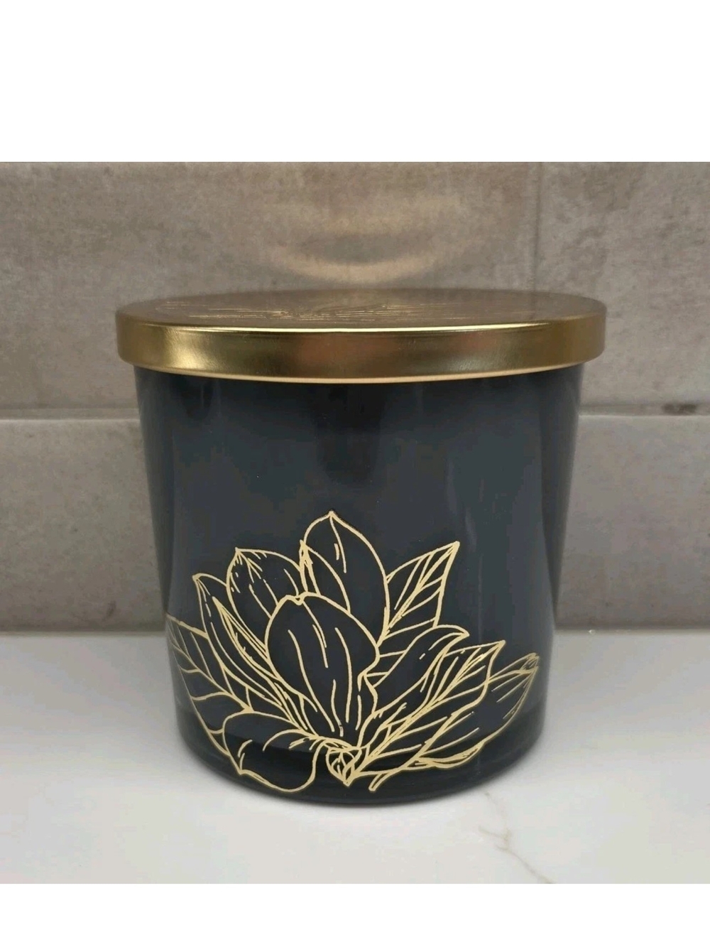 NEW Bellevue Luxury Candle FRESH FIG & AMBER Soy Wax 20 oz Double Wick NEW